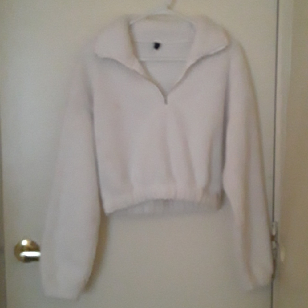 Women  brand new zaful medium crop top sweater